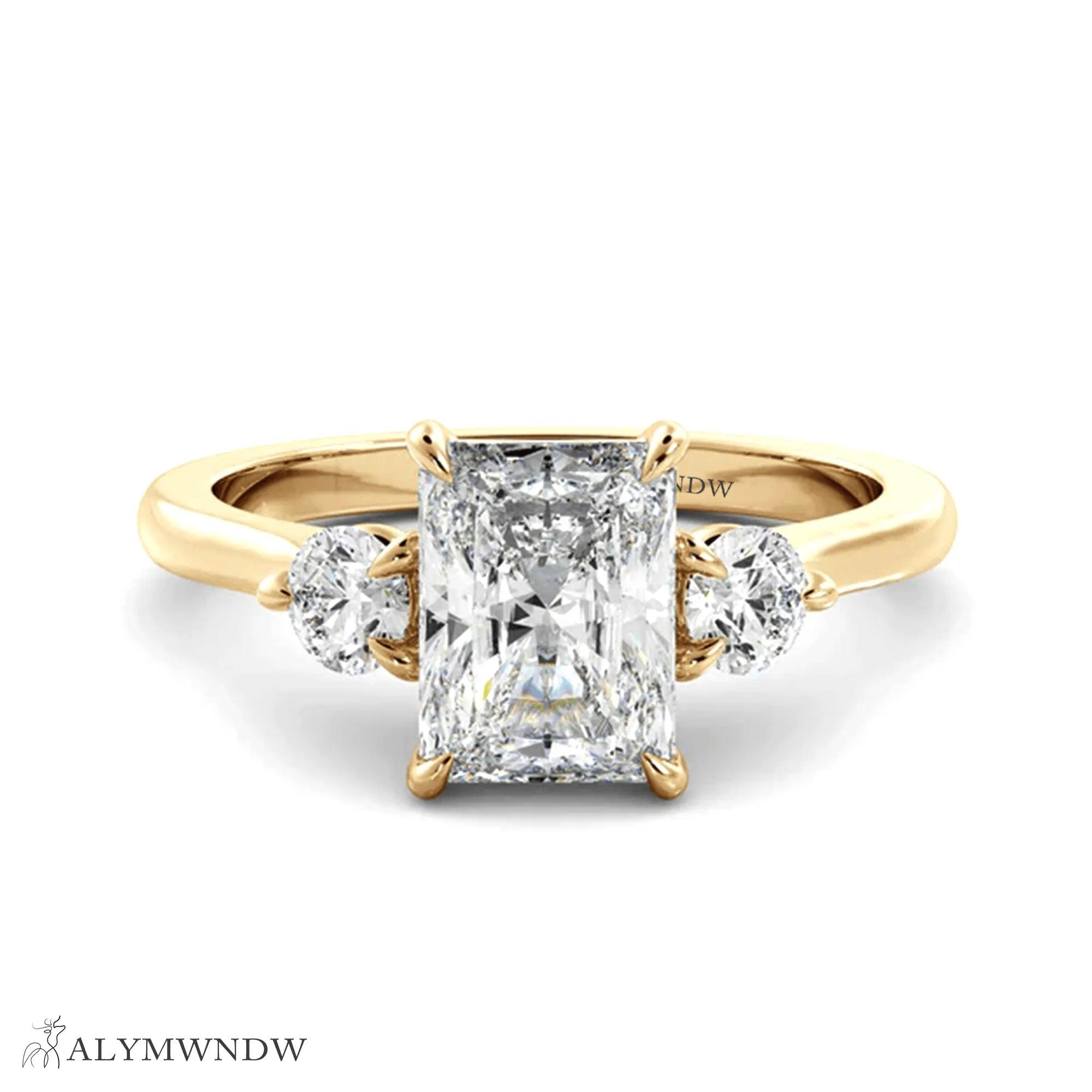 Royal Emerald Ring With Lab Grown Diamond - Alymwndw